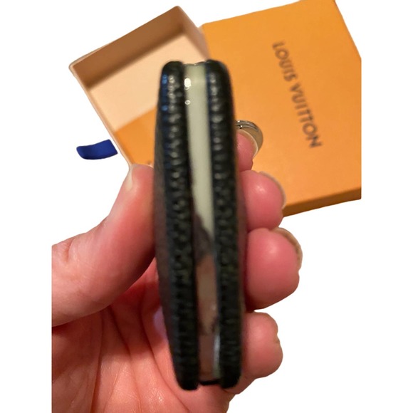 Louis Vuitton Damier Light Keychain - Picture 10 of 10